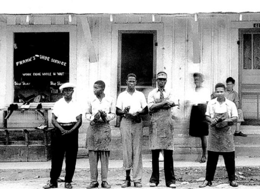 Frank_Morris_4th_from_Left