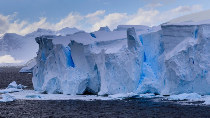 Joee Patterson on “Icebreakers, Zodiacs, and Elephant Seals: Antarctic Science, and Life as a Marine&nbsp;Technician”
